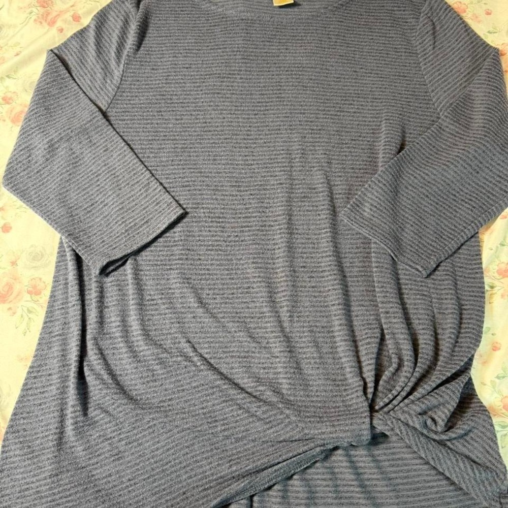Matty M Women's Gray Ribbed Knit Twist Front Top Size Large 3/4 Sleeve Soft